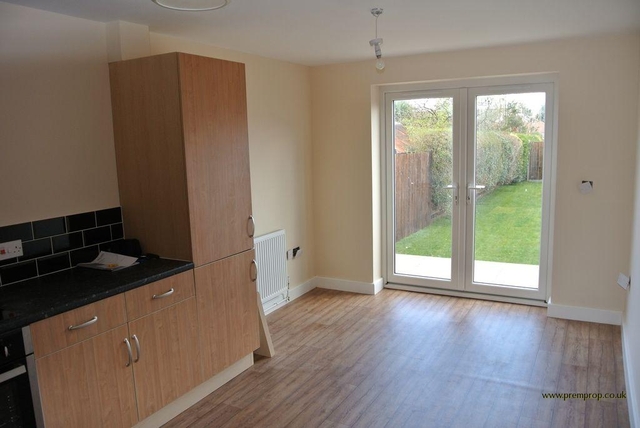  Image of 3 bedroom Chalet to rent in Oak Avenue Thorpe St. Andrew Norwich NR7 at Norwich, NR7 0PD