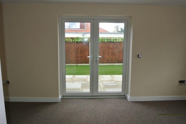  Image of 3 bedroom Chalet to rent in Oak Avenue Thorpe St. Andrew Norwich NR7 at Norwich, NR7 0PD