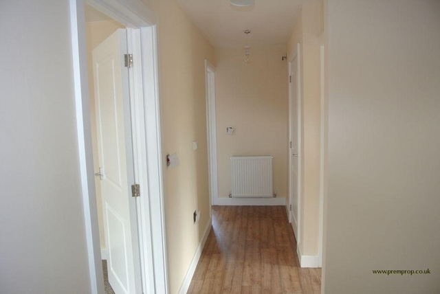  Image of 3 bedroom Chalet to rent in Oak Avenue Thorpe St. Andrew Norwich NR7 at Norwich, NR7 0PD