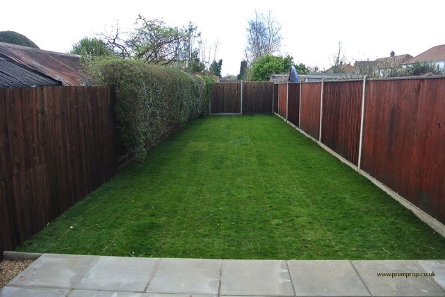  Image of 3 bedroom Chalet to rent in Oak Avenue Thorpe St. Andrew Norwich NR7 at Norwich, NR7 0PD