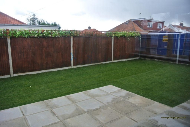  Image of 3 bedroom Chalet to rent in Oak Avenue Thorpe St. Andrew Norwich NR7 at Norwich, NR7 0PD