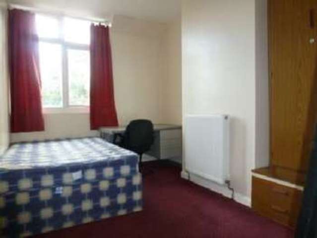  Image of 6 bedroom House Share to rent in Oak Tree Lane Selly Oak Birmingham B29 at Selly Oak Bristol Selly Oak, B29 6HX