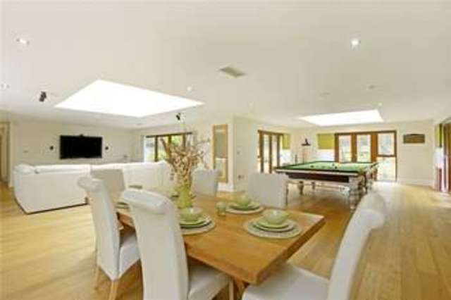  Image of 3 bedroom Detached house to rent in Bucknalls Lane Watford WD25 at Oaks Path  Watford, WD25 9NA