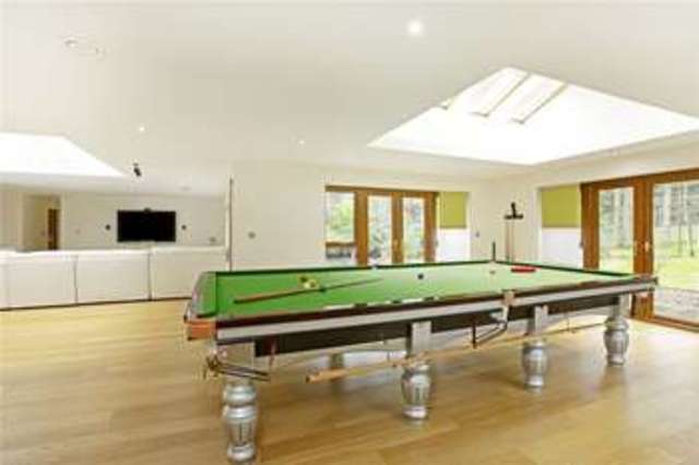 Image of 3 bedroom Detached house to rent in Bucknalls Lane Watford WD25 at Oaks Path  Watford, WD25 9NA