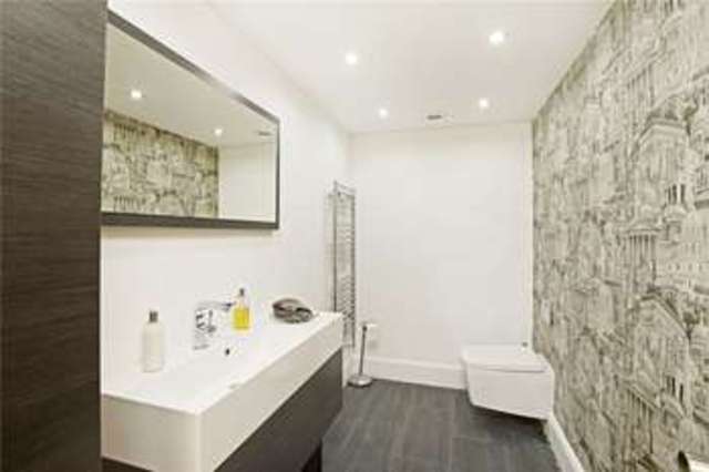  Image of 3 bedroom Detached house to rent in Bucknalls Lane Watford WD25 at Oaks Path  Watford, WD25 9NA