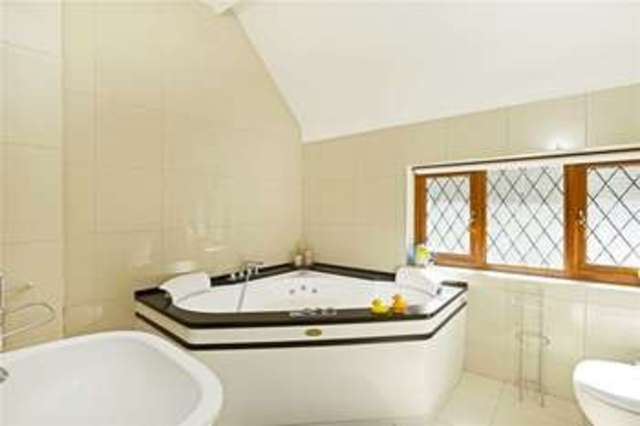  Image of 3 bedroom Detached house to rent in Bucknalls Lane Watford WD25 at Oaks Path  Watford, WD25 9NA