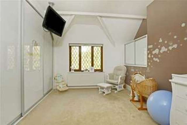  Image of 3 bedroom Detached house to rent in Bucknalls Lane Watford WD25 at Oaks Path  Watford, WD25 9NA