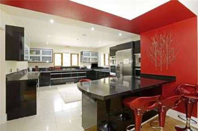  Image of 3 bedroom Detached house to rent in Bucknalls Lane Watford WD25 at Oaks Path  Watford, WD25 9NA