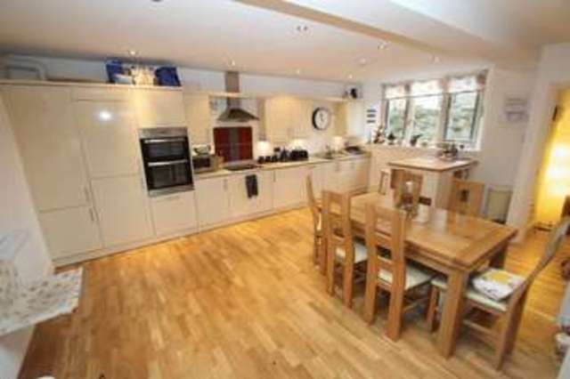  Image of 3 bedroom Terraced house for sale in Old Street Clevedon BS21 at 30 Old Street  Clevedon, BS21 6BY