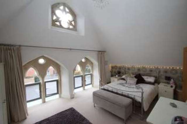  Image of 3 bedroom Terraced house for sale in Old Street Clevedon BS21 at 30 Old Street  Clevedon, BS21 6BY
