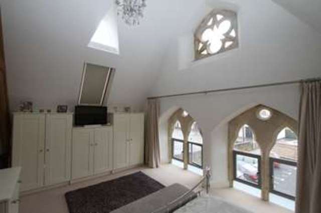  Image of 3 bedroom Terraced house for sale in Old Street Clevedon BS21 at 30 Old Street  Clevedon, BS21 6BY