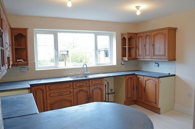  Image of 5 bedroom Semi-Detached house for sale in Ollerton Road Retford DN22 at Ollerton Road  Retford, DN22 7TQ