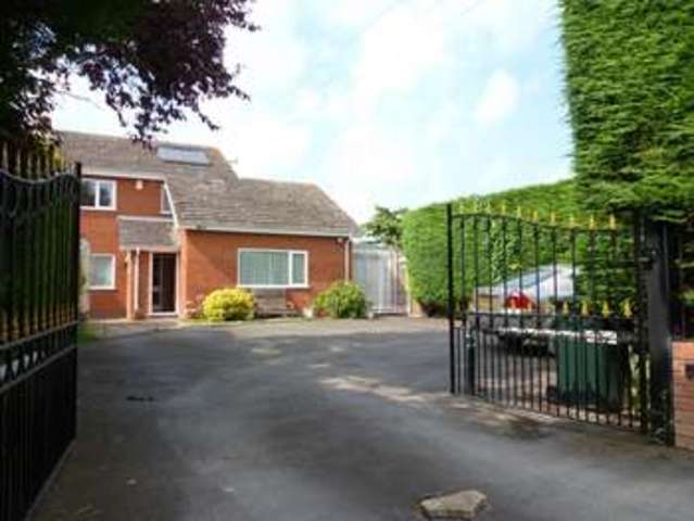  Image of 1 bedroom Flat to rent in Kerswell Green Worcester WR5 at Kerswell Green Kempsey Worcester, WR5 3PF