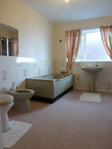  Image of 1 bedroom Flat to rent in Kerswell Green Worcester WR5 at Kerswell Green Kempsey Worcester, WR5 3PF