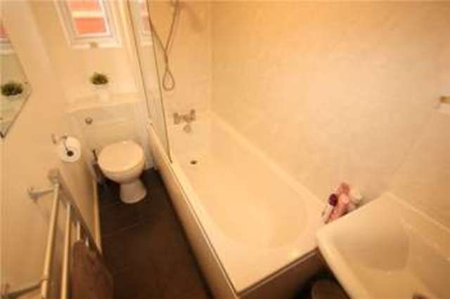  Image of 1 bedroom Maisonette for sale in Overthorpe Close Knaphill Woking GU21 at Knaphill Woking Knaphill, GU21 2LA