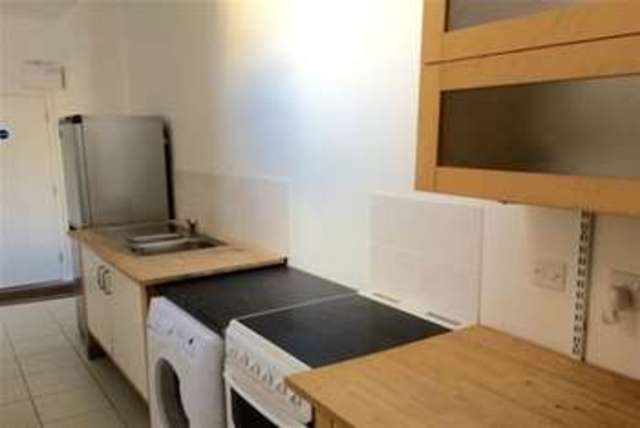  Image of Flat to rent in Totnes Road Paignton TQ4 at Paignton, TQ4 5JY