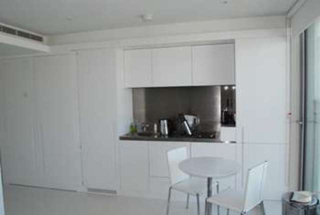  Image of Flat to rent in Pan Peninsula Square London E14 at Canary Wharf, E14 9HG