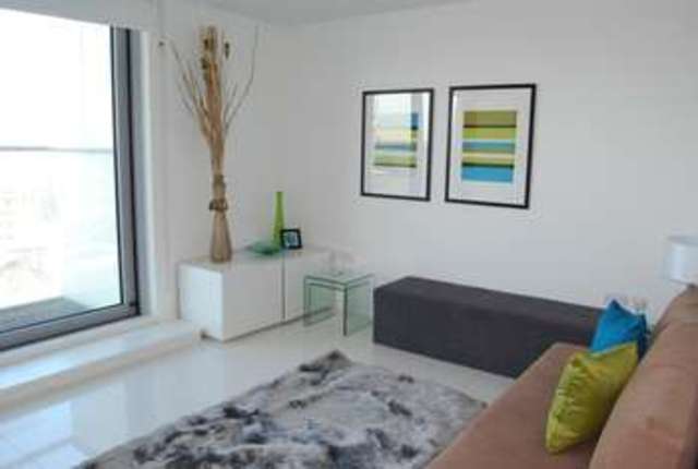  Image of Flat to rent in Pan Peninsula Square London E14 at Canary Wharf, E14 9HG