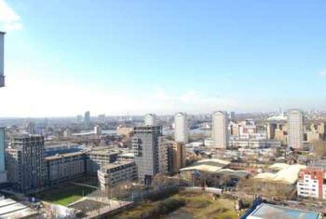  Image of Flat to rent in Pan Peninsula Square London E14 at Canary Wharf, E14 9HG