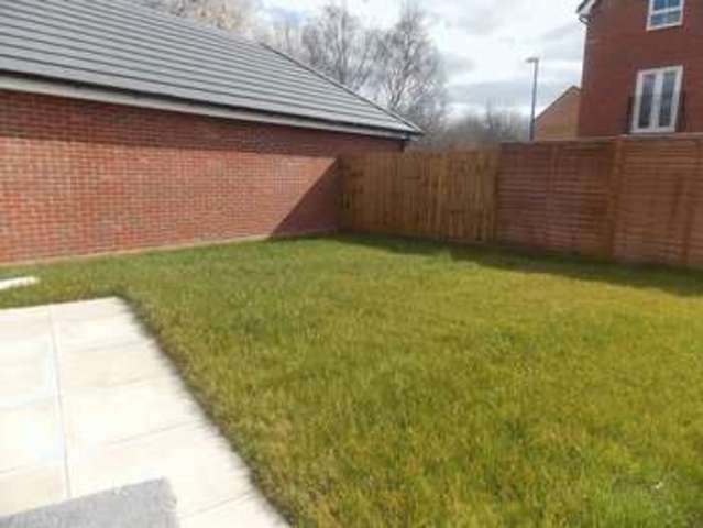  Image of 3 bedroom Terraced house to rent in Shinglers Drive Tipton DY4 at Parkers Way  Tipton, DY4 9EJ