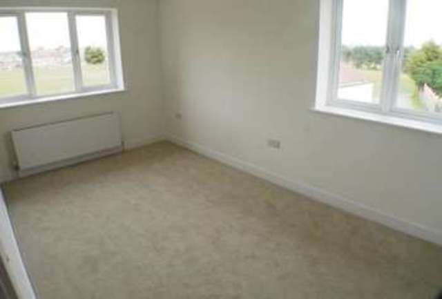  Image of 2 bedroom Detached house to rent in Ringwood Road Parkstone Poole BH12 at Poole, BH12 3LH