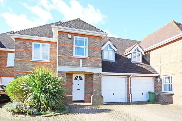  Image of 4 bedroom Semi-Detached house to rent in Pemberton Place Carrick Gate Esher KT10 at Carrick Gate Esher Esher, KT10 9HU