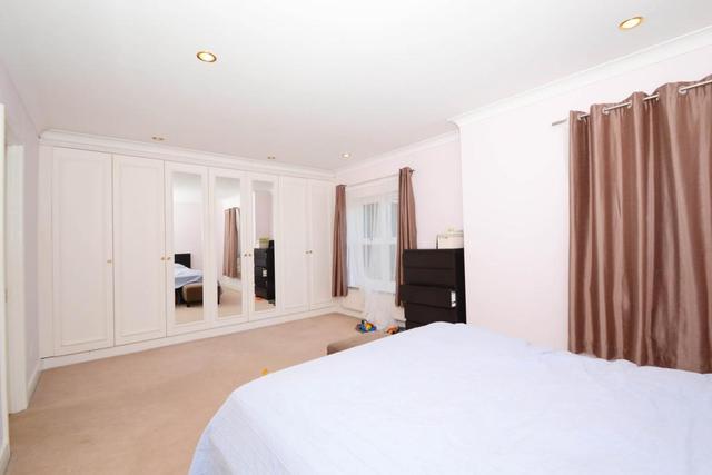  Image of 4 bedroom Semi-Detached house to rent in Pemberton Place Carrick Gate Esher KT10 at Carrick Gate Esher Esher, KT10 9HU