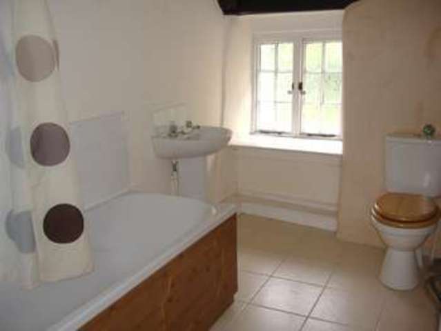  Image of 2 bedroom Cottage to rent in Pennys Hill Torquay TQ1 at Torquay Devon, TQ1 4HE