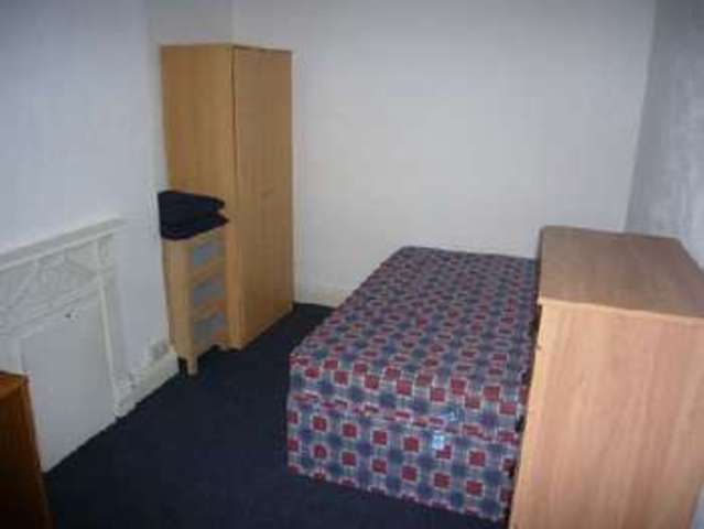  Image of 6 bedroom House Share to rent in Pershore Road Selly Park Birmingham B29 at Selly Park Bristol Selly Park, B29 7HG