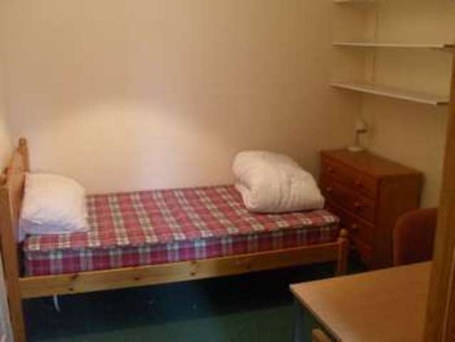  Image of 6 bedroom House Share to rent in Pershore Road Selly Park Birmingham B29 at Selly Park Bristol Selly Park, B29 7NX