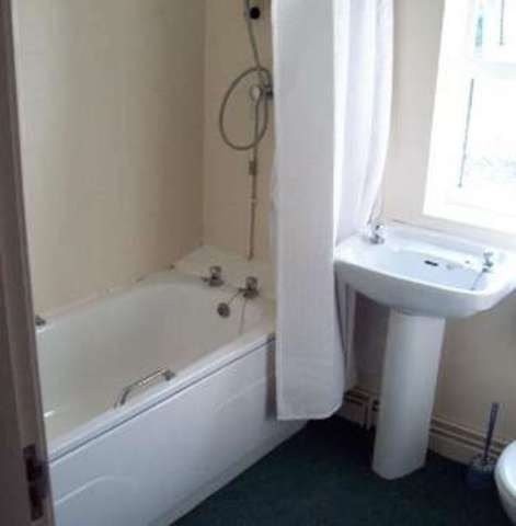  Image of 6 bedroom House Share to rent in Pershore Road Selly Park Birmingham B29 at Selly Park Bristol Selly Park, B29 7PU