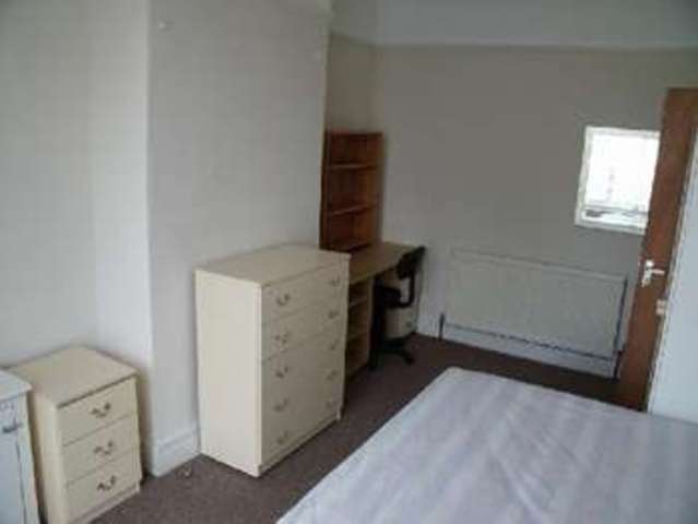  Image of 6 bedroom House Share to rent in Pershore Road Selly Park Birmingham B29 at Selly Park Bristol Selly Park, B29 7PX