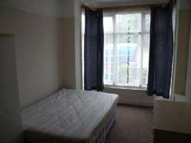  Image of 6 bedroom House Share to rent in Pershore Road Selly Park Birmingham B29 at Selly Park Bristol Selly Park, B29 7PX