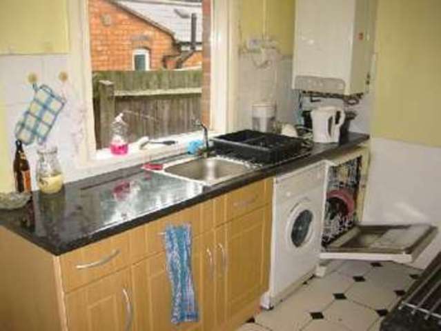  Image of 6 bedroom House Share to rent in Pershore Road Selly Park Birmingham B29 at Selly Park Bristol Selly Park, B29 7PX