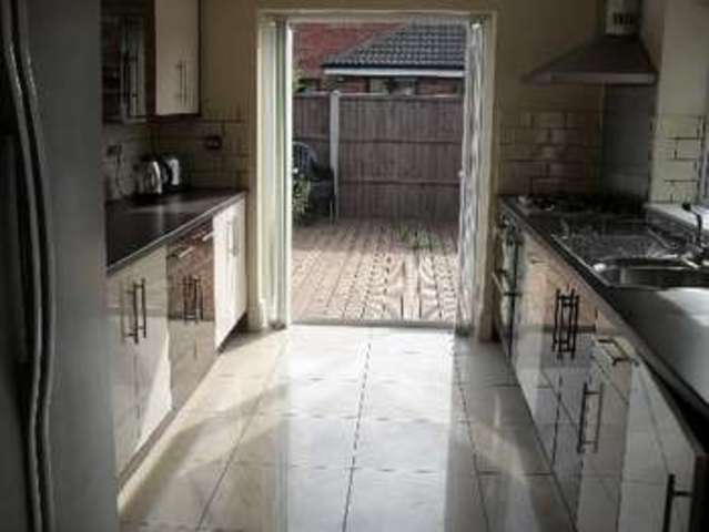  Image of 6 bedroom House Share to rent in Peveril Road Beeston Nottingham NG9 at Beeston Bristol Beeston, NG9 2HY
