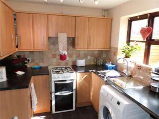  Image of 2 bedroom Terraced house to rent in Pewsey Vale Bracknell RG12 at Bracknell Berkshire Easthampstead, RG12 9YA