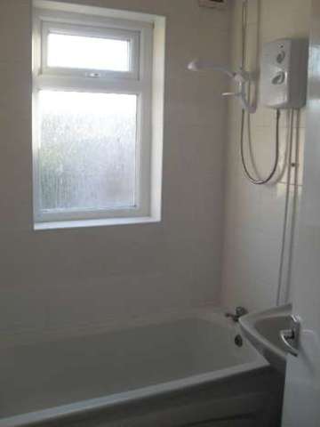  Image of 4 bedroom House Share to rent in Poole Crescent Harborne Birmingham B17 at Harborne Bristol Harborne, B17 0PD