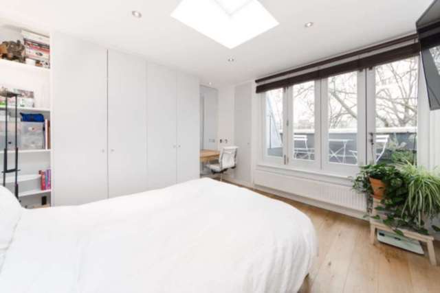  Image of 3 bedroom Flat to rent in Porchester Square London W2 at Porchester Square Royal Oak London, W2 6AN