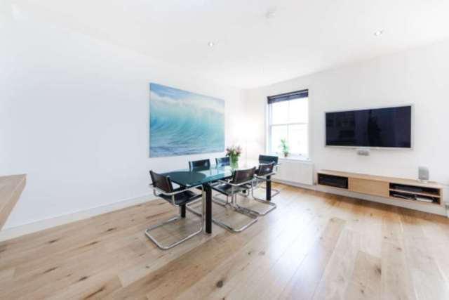  Image of 3 bedroom Flat to rent in Porchester Square London W2 at Porchester Square Royal Oak London, W2 6AN