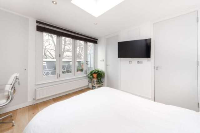  Image of 3 bedroom Flat to rent in Porchester Square London W2 at Porchester Square Royal Oak London, W2 6AN