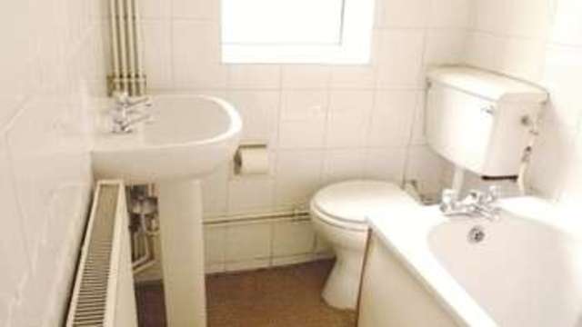  Image of 2 bedroom Property to rent in Portswood Road Southampton SO17 at Portswood Road  Southampton, SO17 2US