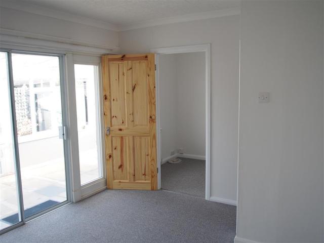  Image of 2 bedroom Bungalow to rent in Prince Avenue Lancing BN15 at Lancing, BN15 8NH