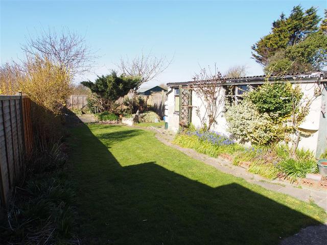  Image of 2 bedroom Bungalow to rent in Prince Avenue Lancing BN15 at Lancing, BN15 8NH