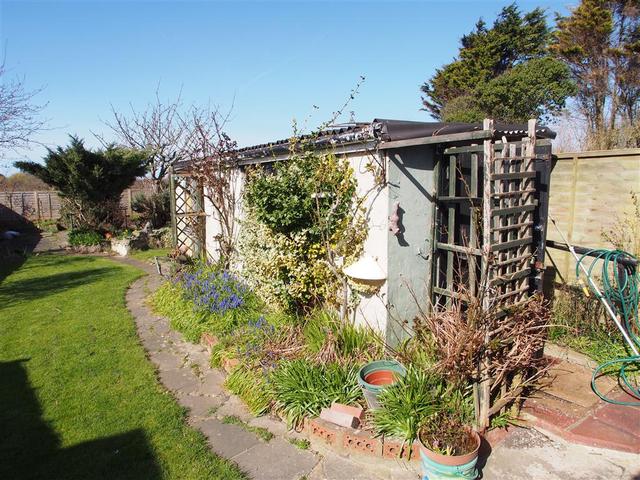  Image of 2 bedroom Bungalow to rent in Prince Avenue Lancing BN15 at Lancing, BN15 8NH