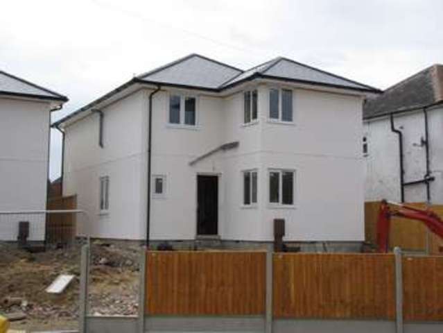  Image of 4 bedroom Detached house for sale in The Crescent Purbrook Waterlooville PO7 at Purbrook Waterlooville Hampshire, PO7 5EU