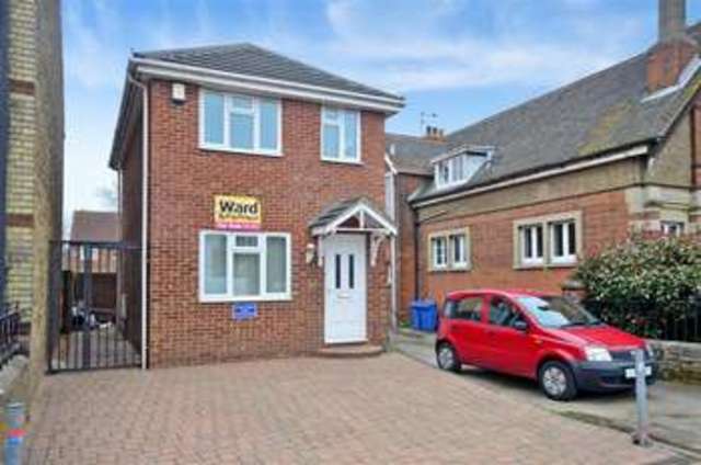  Image of 2 bedroom Detached house for sale in Queens Avenue Snodland ME6 at Snodland Kent Snodland, ME6 5BL