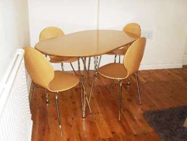  Image of 5 bedroom House Share to rent in Queens Road Beeston Nottingham NG9 at Beeston Bristol Beeston, NG9 2BB