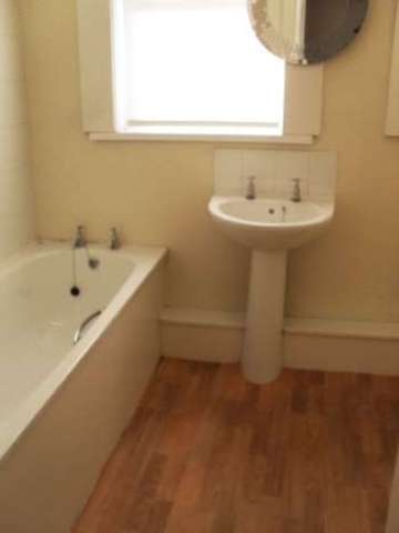  Image of 5 bedroom House Share to rent in Queens Road Beeston Nottingham NG9 at Beeston Bristol Beeston, NG9 2BB