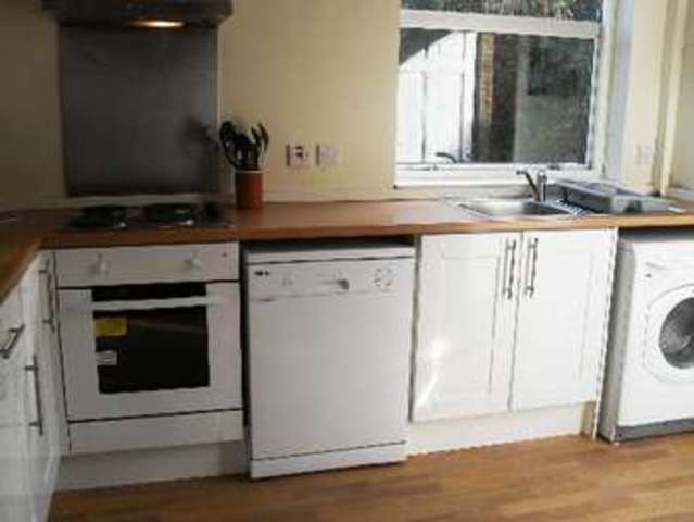  Image of 5 bedroom House Share to rent in Queens Road Beeston Nottingham NG9 at Beeston Bristol Beeston, NG9 2BB