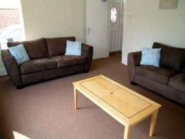  Image of 5 bedroom House Share to rent in Queens Road Beeston Nottingham NG9 at Beeston Bristol Beeston, NG9 2BG